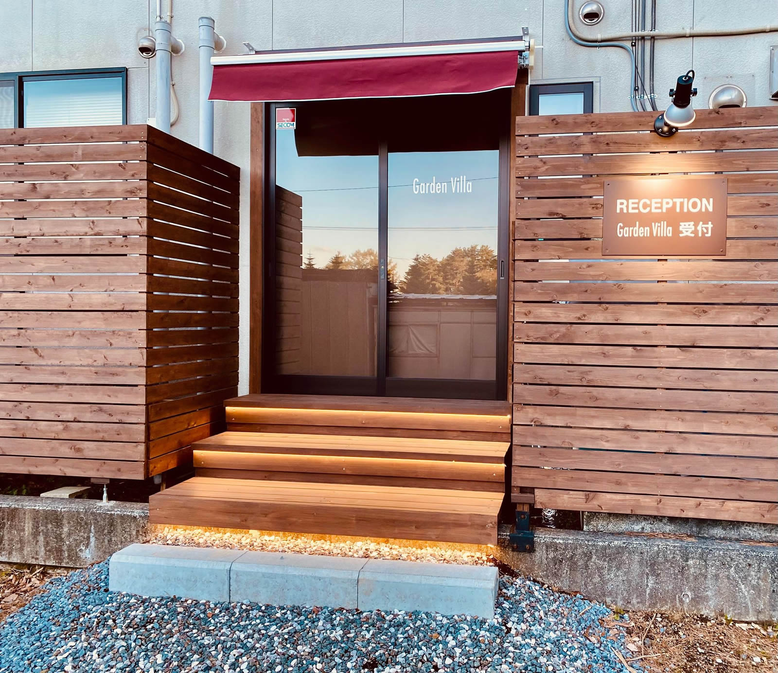 フロント入り口